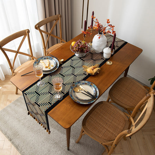 Inga - Table Runner
